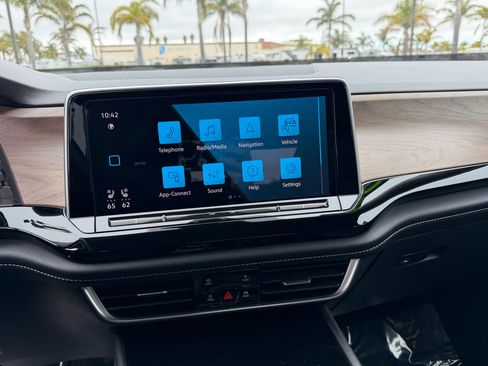 Used 2024 Volkswagen Atlas SE FWD image 14