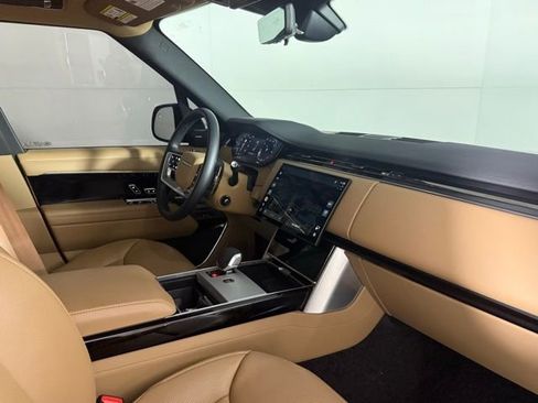 Used 2025 Land Rover Range Rover Long Wheelbase SE image 35