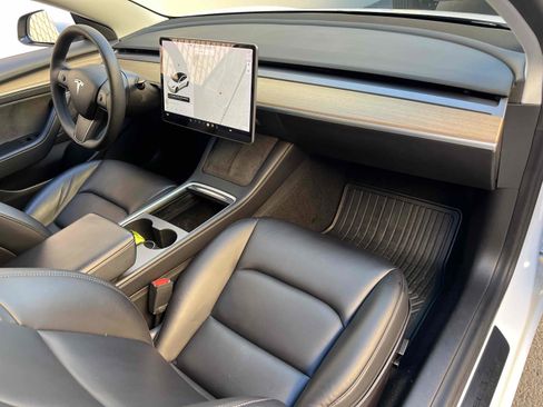 Used 2021 Tesla Model 3 Standard Range Plus image 27