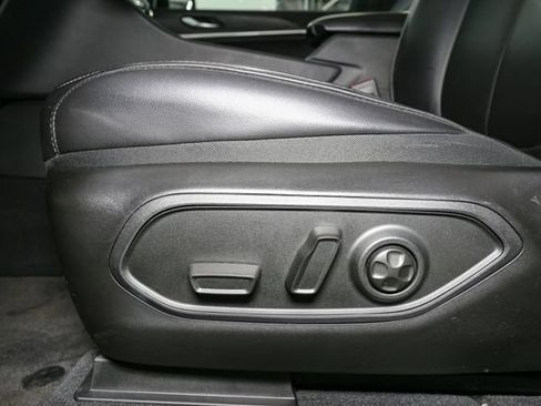 Used 2025 Jeep Grand Cherokee Limited AWD/4WD image 43