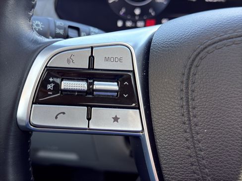 Used 2025 Kia Telluride SX FWD image 16