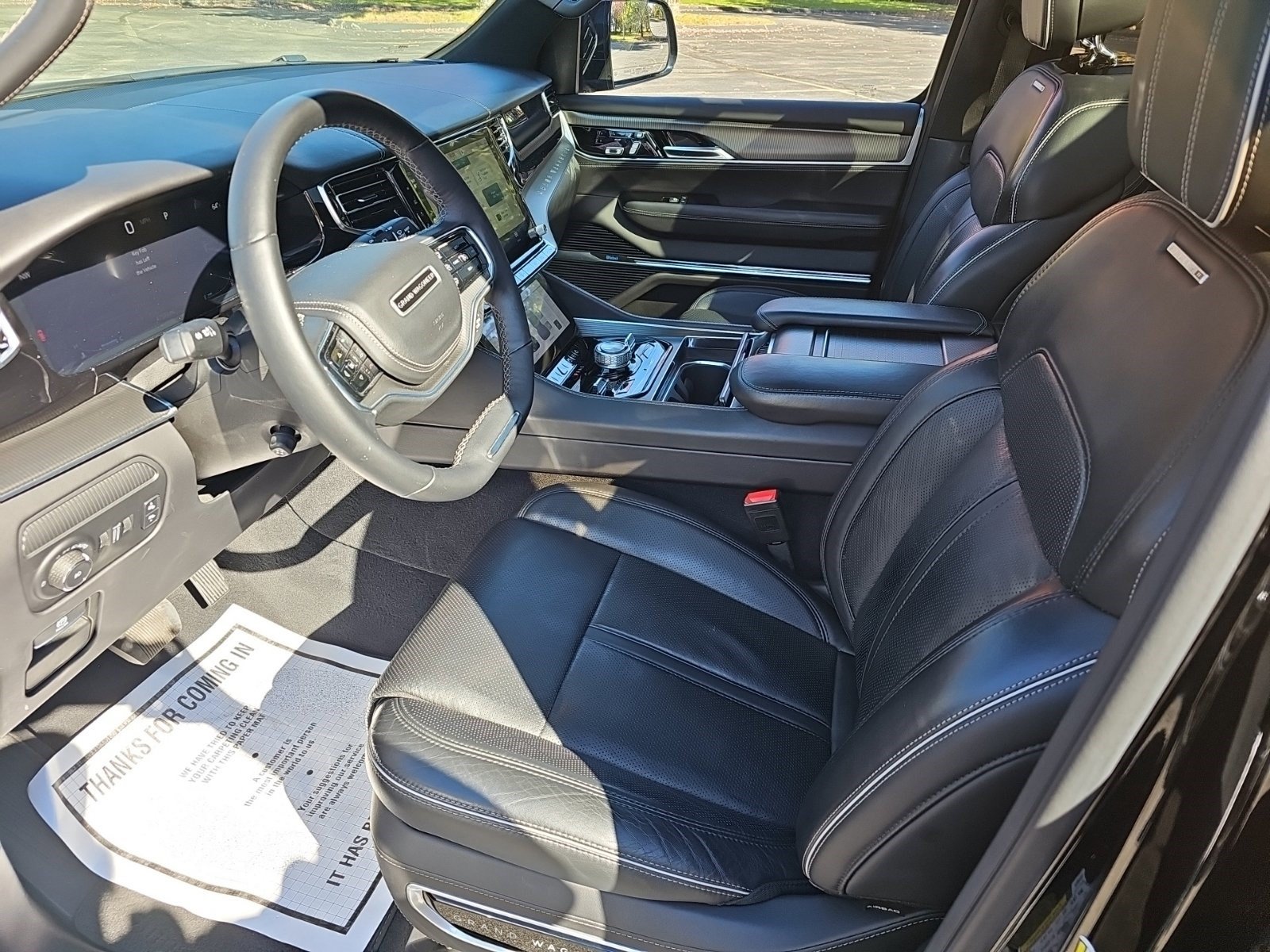 Used 2023 Jeep Grand Wagoneer Series II AWD/4WD image 18