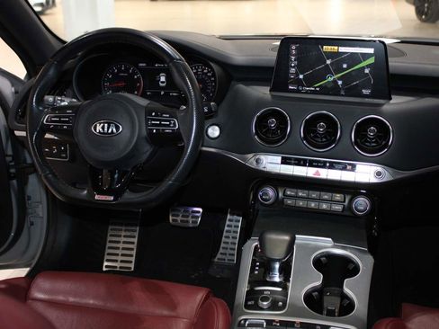 Used 2020 Kia Stinger GT2 image 16
