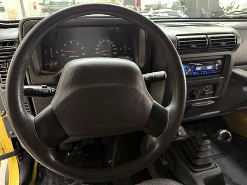 Used 2002 Jeep Wrangler SE AWD/4WD image 17