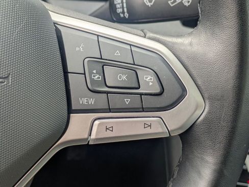 Used 2025 Volkswagen Jetta SE FWD image 21