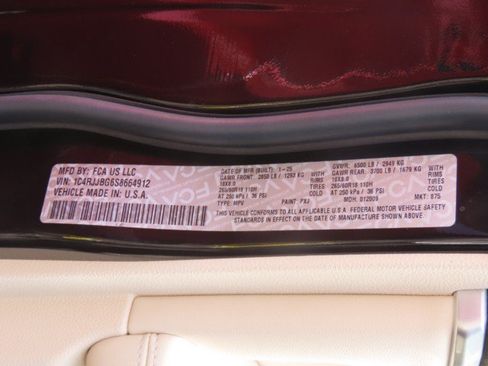 Used 2025 Jeep Grand Cherokee L Limited RWD image 31