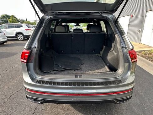 Used 2023 Volkswagen Tiguan SE R-Line AWD/4WD image 15