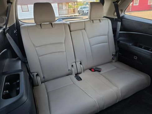 Used 2018 Honda Pilot Touring image 18