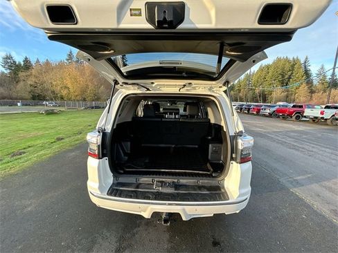 Used 2022 Toyota 4Runner Limited image 26