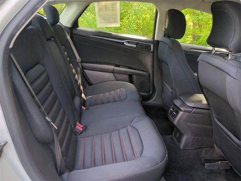 Used 2016 Ford Fusion SE w/ Equipment Group 201A image 26