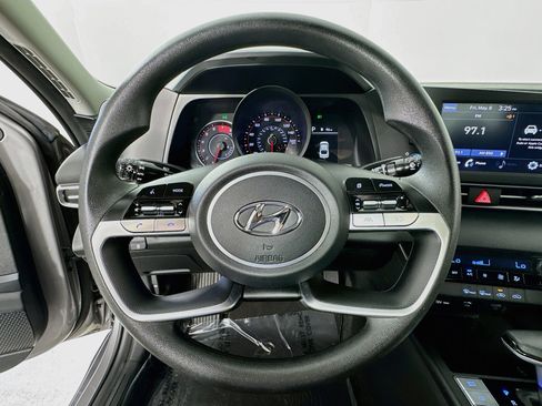 Used 2023 Hyundai Elantra SEL FWD image 11