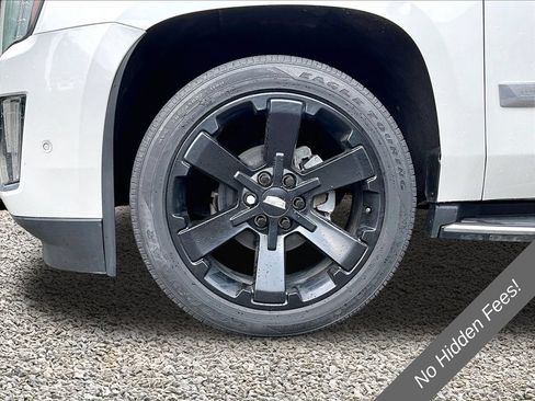 Used 2017 Cadillac Escalade Luxury AWD/4WD image 7