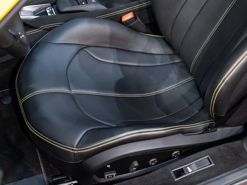 Used 2021 Ferrari F8 Tributo RWD image 22