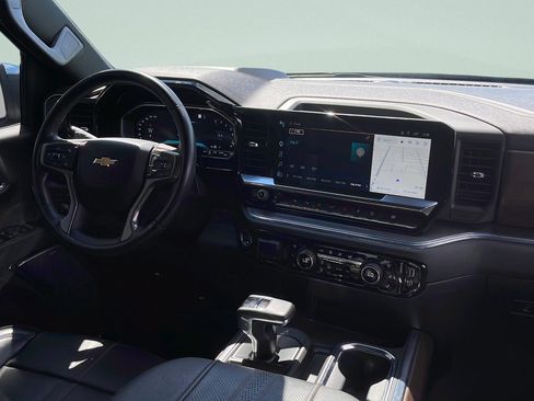 Used 2023 Chevrolet Silverado 1500 High Country w/ Technology Package AWD/4WD image 29