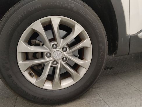 Used 2019 Hyundai Santa Fe SE image 31