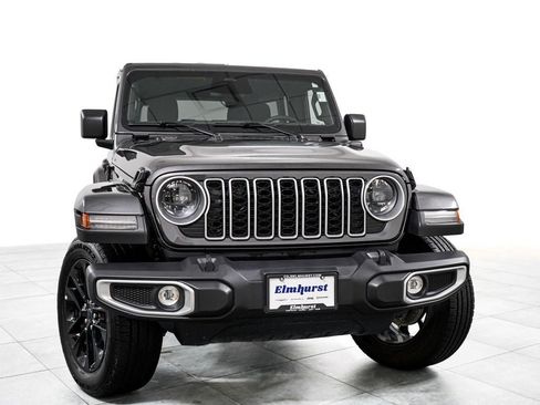 Used 2025 Jeep Wrangler Unlimited Sahara w/ Safety Group AWD/4WD image 3