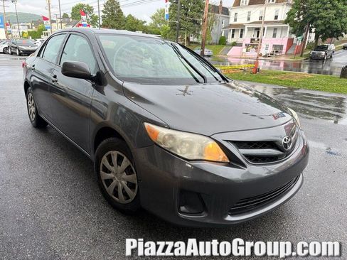 Used 2011 Toyota Corolla LE FWD image 1