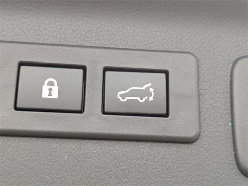 Certified 2025 Subaru Forester Limited w/ Popular Package #2 image 15