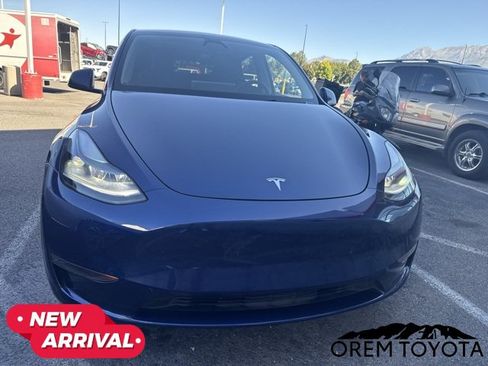 Used 2024 Tesla Model Y 2WD image 2