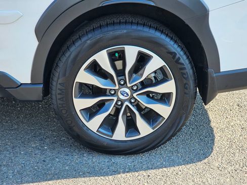 Used 2025 Subaru Outback Limited AWD/4WD image 9