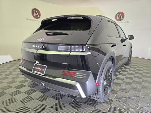 New 2025 Hyundai Ioniq 5 SEL image 5