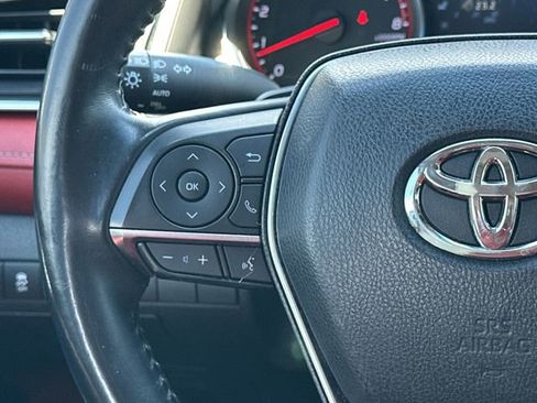 Used 2018 Toyota Camry XSE FWD image 11