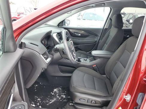 Used 2023 GMC Terrain SLE w/ Driver Convenience Package image 10