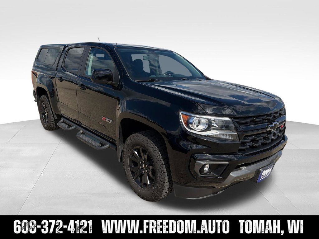 Used 2021 Chevrolet Colorado Z71 w/ Z71 Midnight Edition AWD/4WD image 11