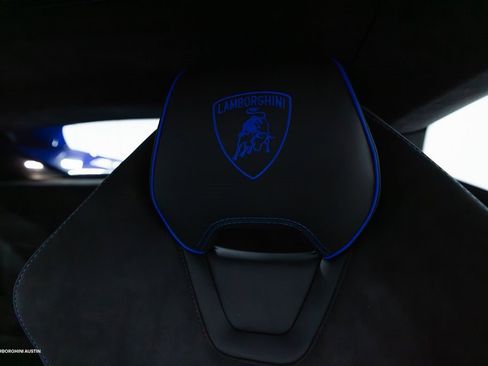 Used 2023 Lamborghini Huracan Tecnica image 36