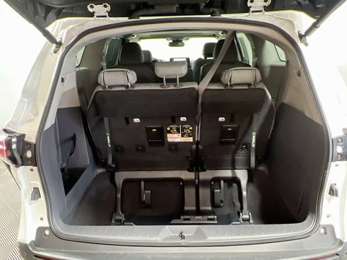 Certified 2023 Toyota Sienna XLE FWD image 23