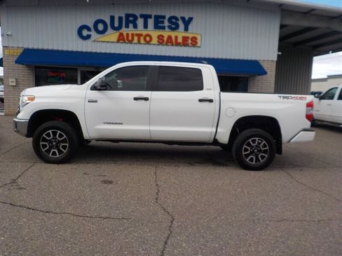 Used 2017 Toyota Tundra SR5 w/ TRD Off Road Package image 6