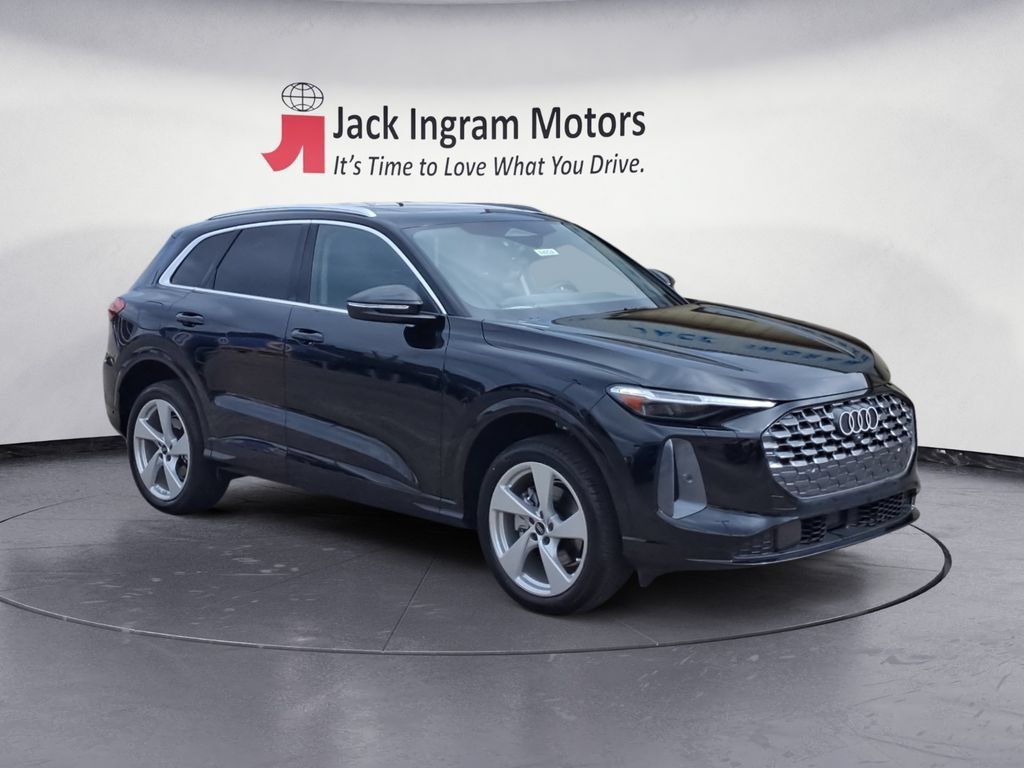 Used 2025 Audi Q5 Premium Plus w/ Premium Plus AWD/4WD image 7