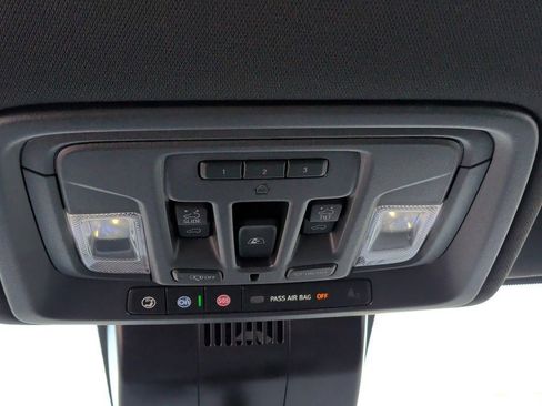 Used 2025 Chevrolet Silverado 2500 High Country w/ Technology Package AWD/4WD image 22