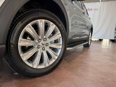 Used 2023 Ford Explorer Limited w/ Limited Technology Package image 24