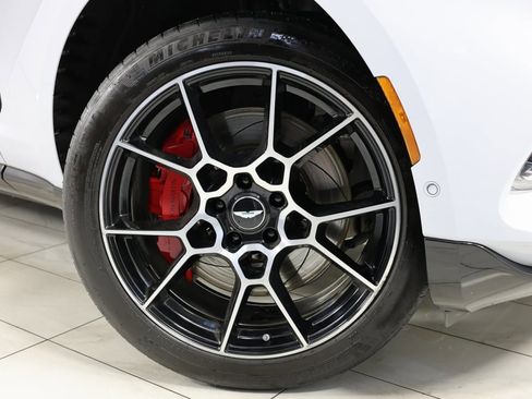 Used 2021 Aston Martin DBX image 14