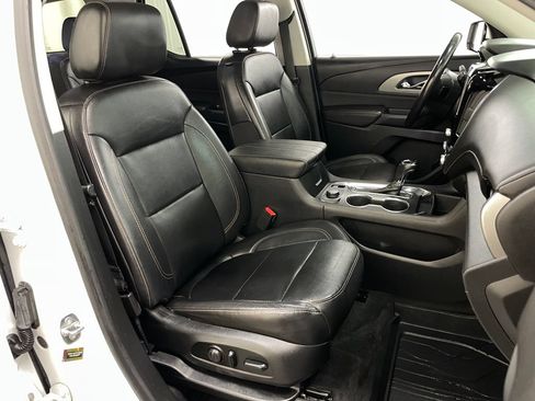 Used 2020 Chevrolet Traverse RS w/ LPO, Floor Liner Package AWD/4WD image 40