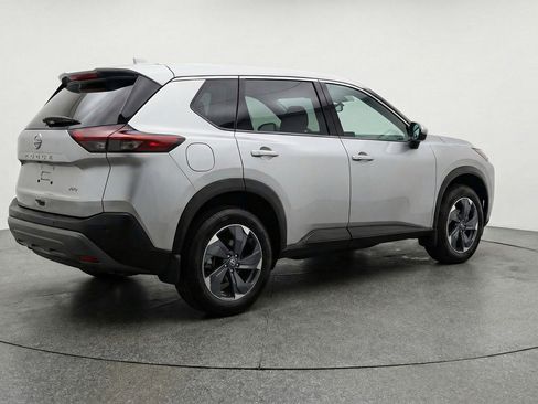 Used 2025 Nissan Rogue SV image 9
