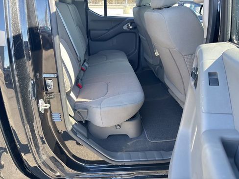 Used 2020 Nissan Frontier SV w/ Midnight Edition Floor Mats image 25