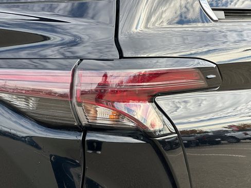 Used 2024 Toyota Sienna XLE image 50