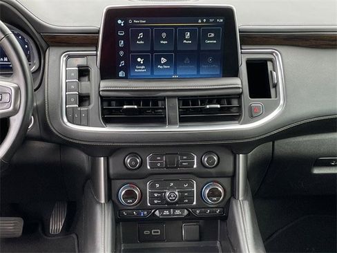 Used 2023 Chevrolet Suburban Premier image 16