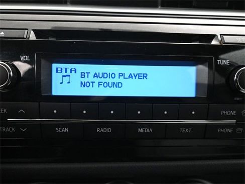 Used 2015 Toyota Corolla L image 14