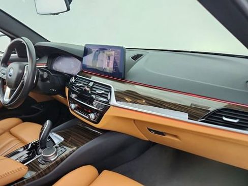 Used 2021 BMW 530i w/ Convenience Package image 21