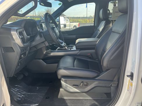 New 2025 Ford F150 Lariat w/ Equipment Group 501A Mid image 9