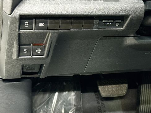 Used 2021 Toyota Sienna XSE image 10