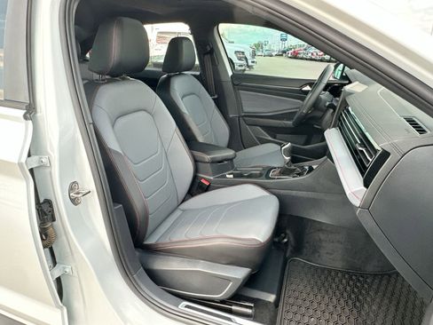 Used 2025 Volkswagen Jetta GLI Autobahn image 24