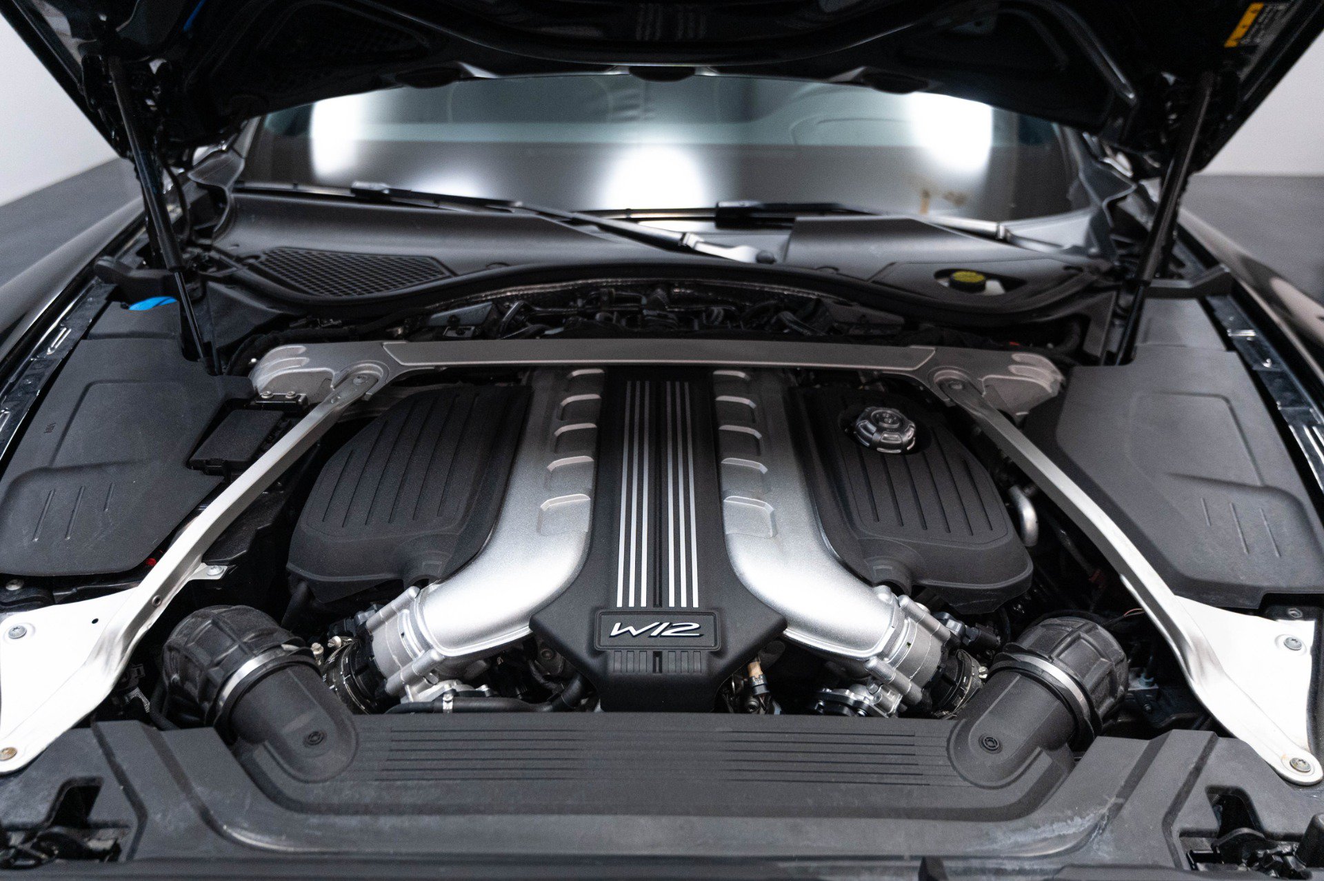 Used 2020 Bentley Flying Spur W12 AWD/4WD image 36