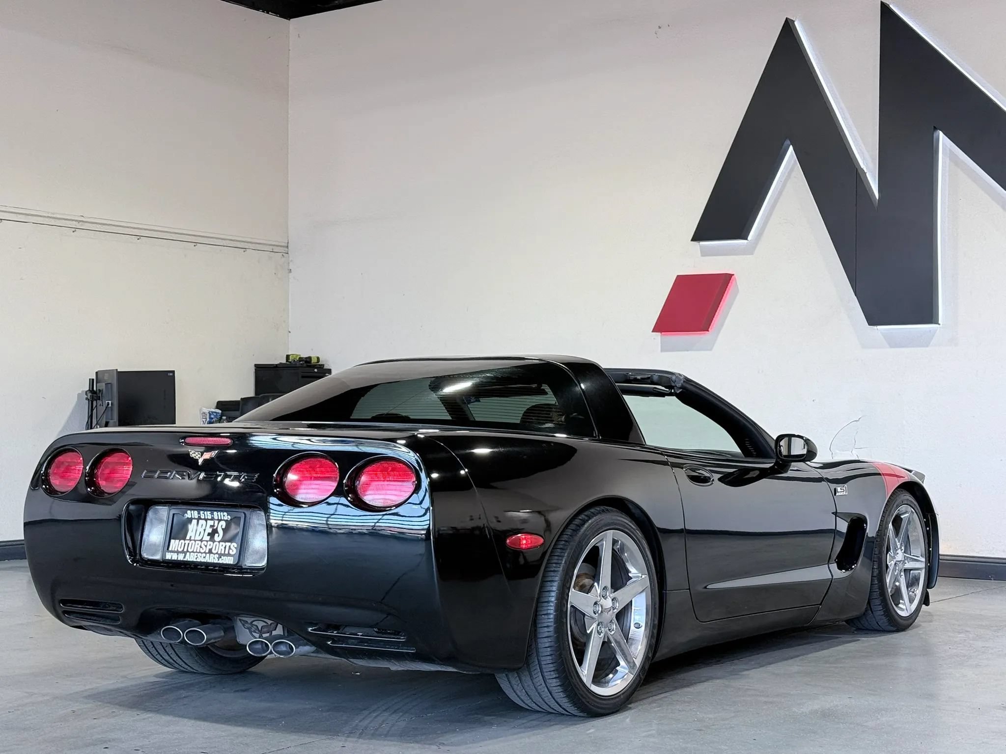Used 2002 Chevrolet Corvette Coupe w/ Preferred Equipment Group2 RWD image 6