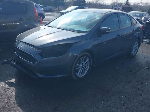 Used 2017 Ford Focus SE FWD image 31