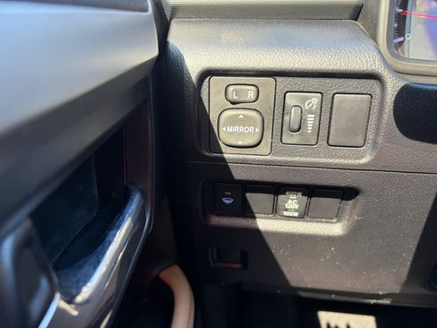 Used 2017 Toyota 4Runner SR5 Premium RWD image 24