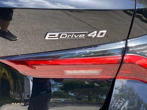 Used 2023 BMW i4 eDrive40 w/ Premium Package RWD image 10